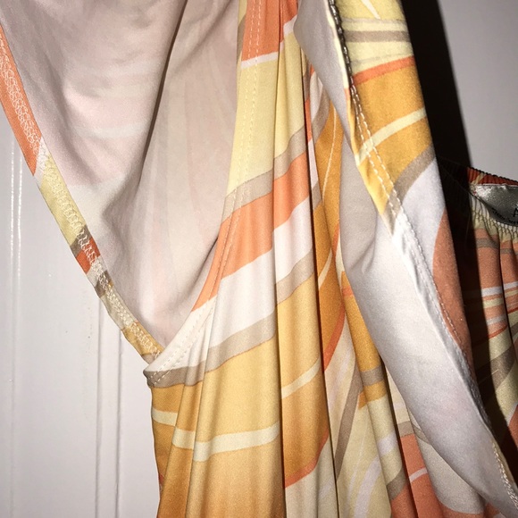 Over the shoulder Ruffle Dress - Picture 4 of 4